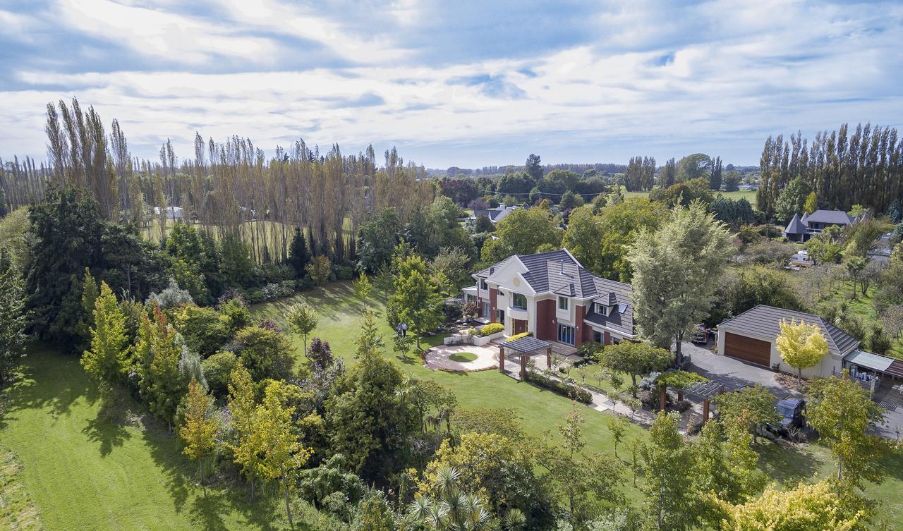 Shamrock Garden B&B Airport Κράισττσερτς Εξωτερικό φωτογραφία
